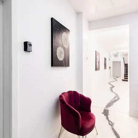 Wonderland Apartment *